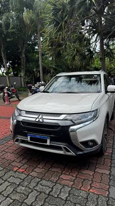 MITSUBISHI OUTLANDER 2.0 MIVEC GASOLINA HPE AUTOMÁTICO